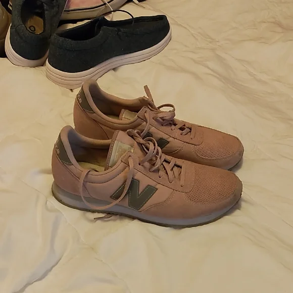 New Balance Blush and Gray Athletic Shoes - Picture 2 of 3